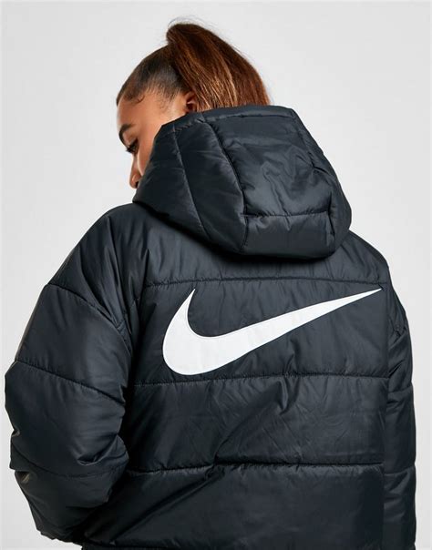 schwarze jacke nike damen